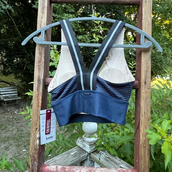 New Mondetta NWT Sports Training Bra Reduced Shipping - Picture 2 of 5